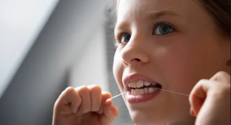 flossing gigi pada anak