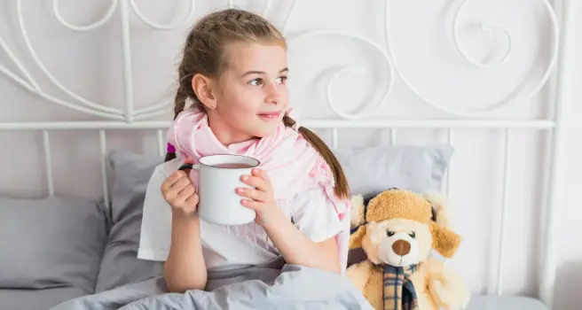 Anak Tidur Sambil Minum Susu Anak Tidur Sambil Minum Susu